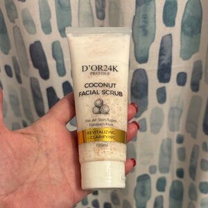 D'OR24K Prestige Coconut Facial Scrub - Cream & Gold